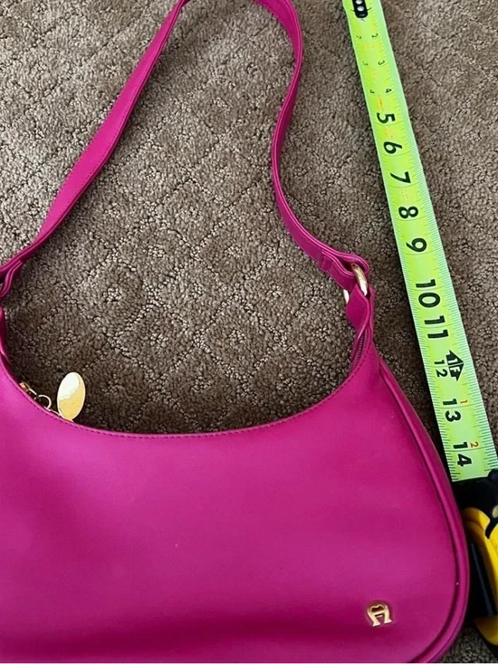 Etienne Aigner small pink leather  shoulder bag with gold hardware - Picture 7 of 7